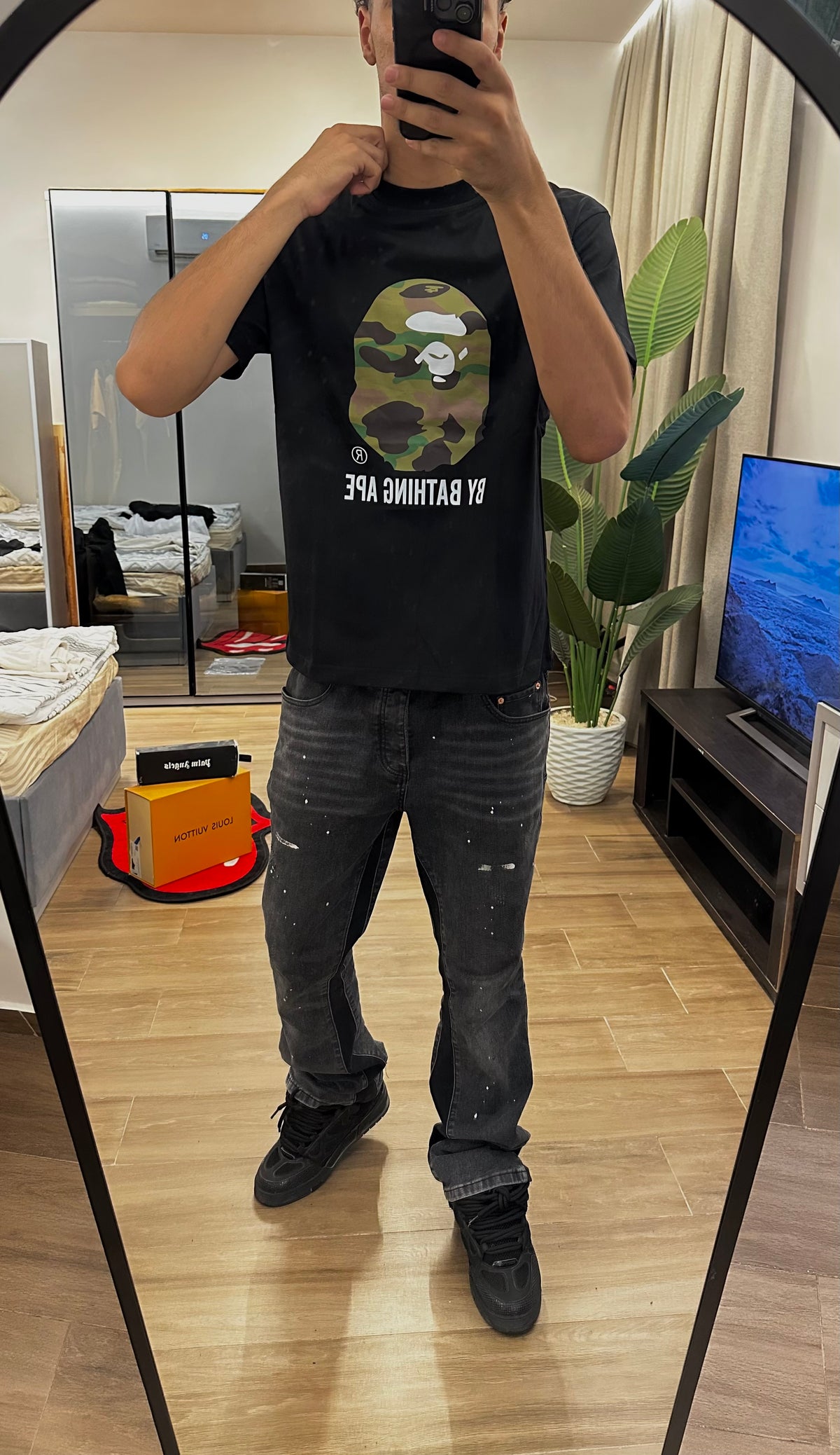 BE T-shirt